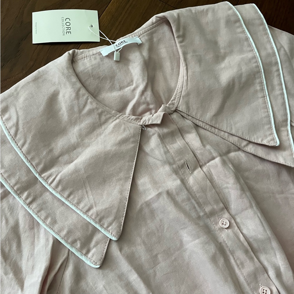 Light pink/beige top